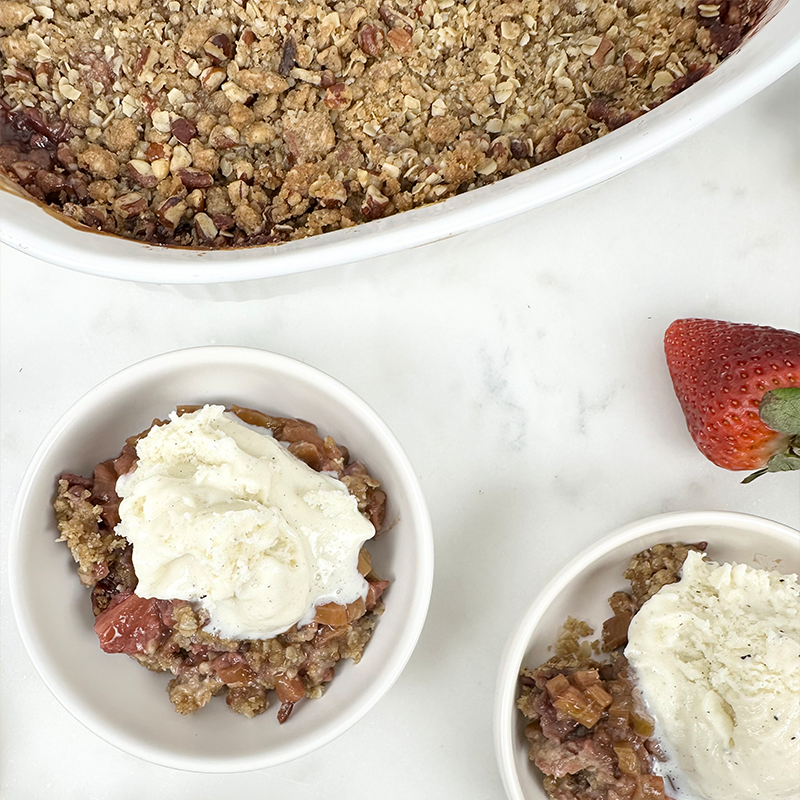Rhubarb Strawberry Crumble