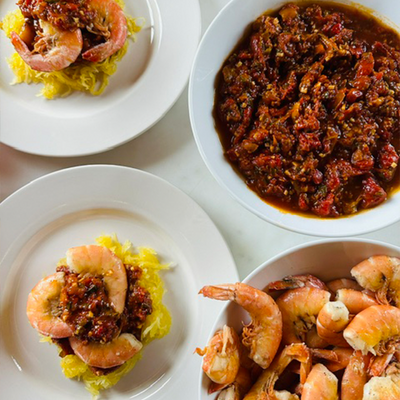 Gigantic Shrimp with Oven Sauce over Spaghetti Squash