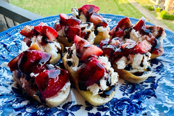 Strawberry Balsamic Mozzarella Crostinis